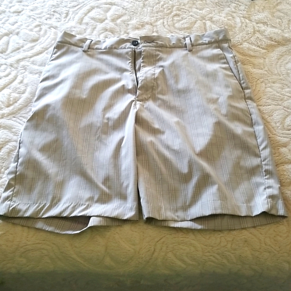 Chaps Golf 34 Shorts